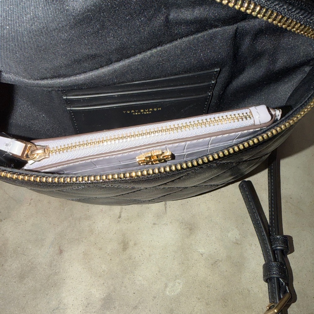 Tory Burch Black Quilted Crossbody Bag with Cream Card Holder - Picture 3 of 8